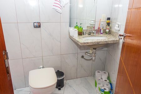 Casa à venda com 80m², 3 quartos e 2 vagasBanheiro da Suíte 1