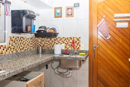 Casa à venda com 80m², 3 quartos e 2 vagasCozinha