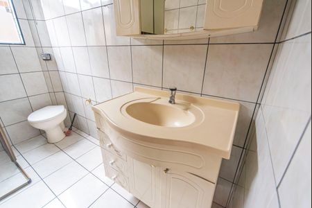 Casa para alugar com 180m², 3 quartos e 1 vaga Casa para alugar com 180m², 3 quartos e 1 vagaBanheiro Social
