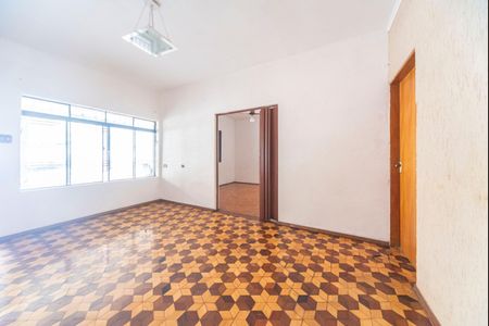 Casa para alugar com 180m², 3 quartos e 1 vaga Casa para alugar com 180m², 3 quartos e 1 vagaSala