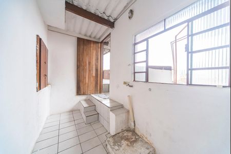 Área de Serviço de casa para alugar com 3 quartos, 180m² em Vila Santo Alberto, Santo André