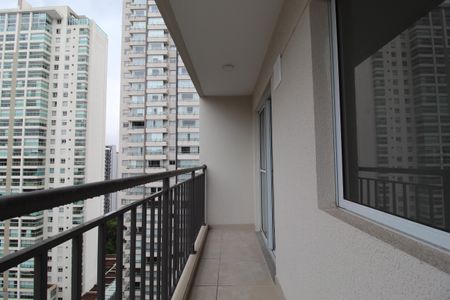Varanda de kitnet/studio à venda com 1 quarto, 30m² em Vila Olímpia, São Paulo