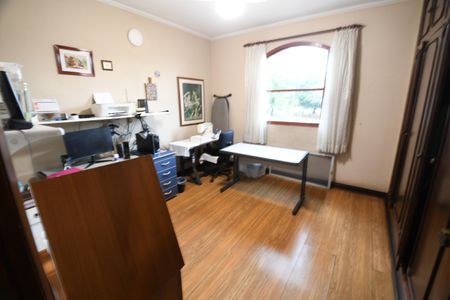 Casa à venda com 290m², 5 quartos e 4 vagasQuarto 2