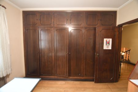 Casa à venda com 290m², 5 quartos e 4 vagasQuarto 2