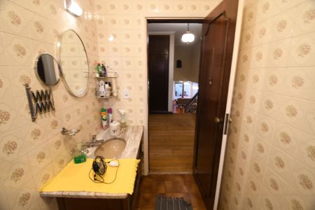 Casa à venda com 290m², 5 quartos e 4 vagasBanheiro