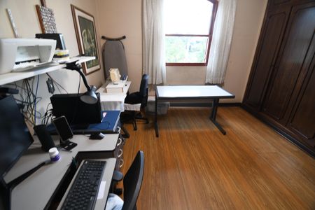 Casa à venda com 290m², 5 quartos e 4 vagasQuarto 2