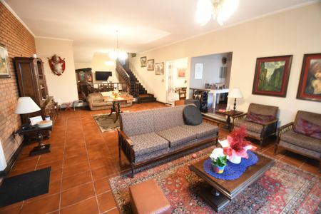 Casa à venda com 290m², 5 quartos e 4 vagasSala