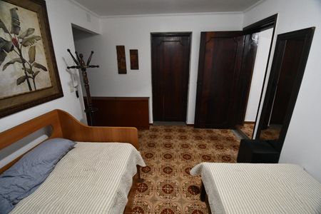 Casa à venda com 290m², 5 quartos e 4 vagasCasa 2 - Quarto