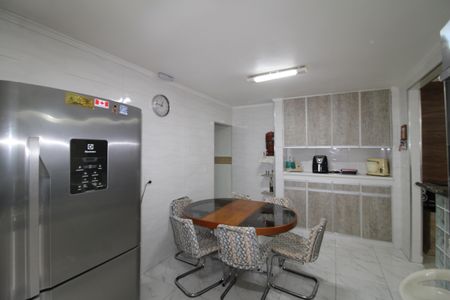 Casa à venda com 174m², 4 quartos e 2 vagasSala/Cozinha