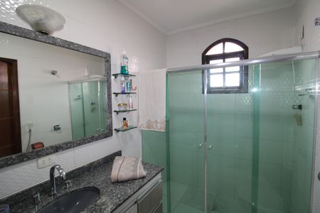 Casa à venda com 174m², 4 quartos e 2 vagasBanheiro da Suíte