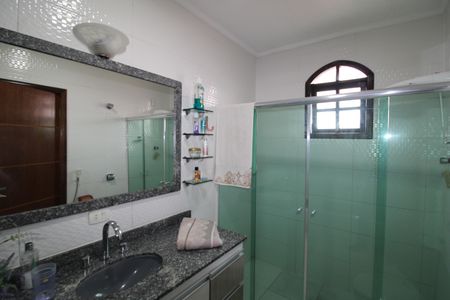 Casa à venda com 174m², 4 quartos e 2 vagasBanheiro da Suíte