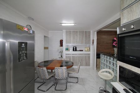 Casa à venda com 174m², 4 quartos e 2 vagasSala/Cozinha