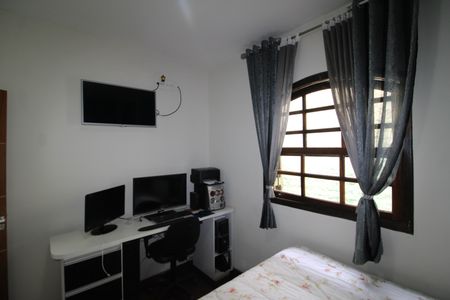 Casa à venda com 174m², 4 quartos e 2 vagasQuarto 1