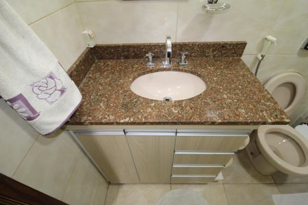 Casa à venda com 174m², 4 quartos e 2 vagasBanheiro Social