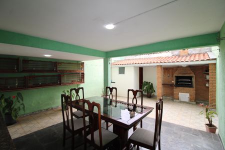 Casa à venda com 174m², 4 quartos e 2 vagasÁrea Comum