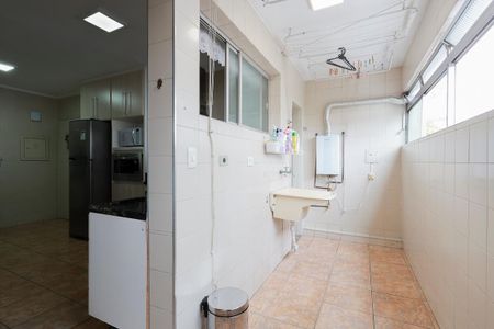 Apartamento à venda com 125m², 3 quartos e 2 vagas Apartamento à venda com 125m², 3 quartos e 2 vagasÁrea de Serviço