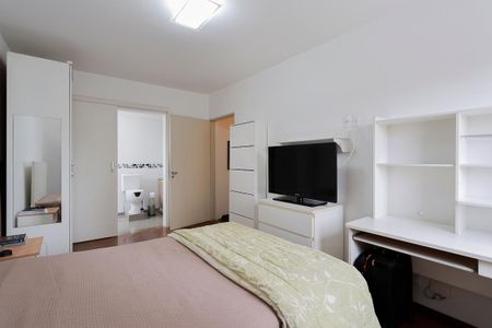 Apartamento à venda com 125m², 3 quartos e 2 vagas Apartamento à venda com 125m², 3 quartos e 2 vagasSuíte