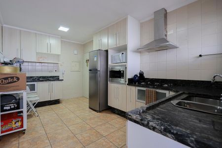 Apartamento à venda com 125m², 3 quartos e 2 vagas Apartamento à venda com 125m², 3 quartos e 2 vagasCozinha