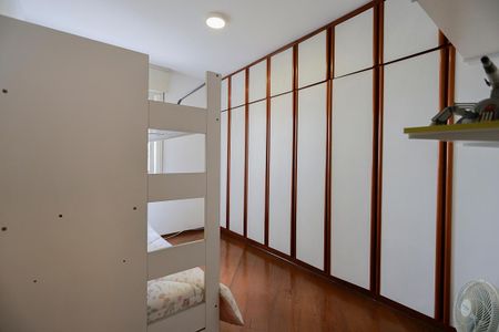 Apartamento à venda com 125m², 3 quartos e 2 vagas Apartamento à venda com 125m², 3 quartos e 2 vagasQuarto 1