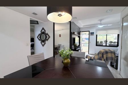 Apartamento à venda com 98m², 3 quartos e 2 vagas Apartamento à venda com 98m², 3 quartos e 2 vagasSala de Jantar