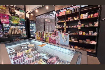 Apartamento à venda com 98m², 3 quartos e 2 vagas Apartamento à venda com 98m², 3 quartos e 2 vagasMini Mercado