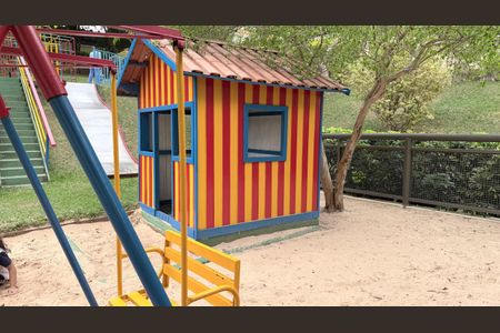 Apartamento à venda com 98m², 3 quartos e 2 vagas Apartamento à venda com 98m², 3 quartos e 2 vagasÁrea comum - Playground