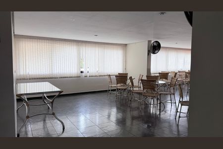 Apartamento à venda com 98m², 3 quartos e 2 vagas Apartamento à venda com 98m², 3 quartos e 2 vagasÁrea comum - Salão de festas