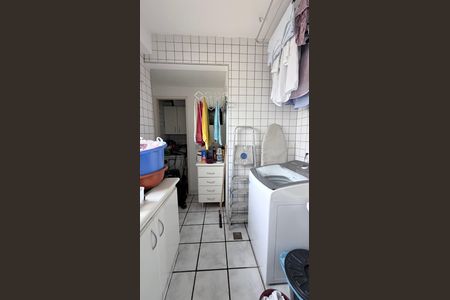 Apartamento à venda com 98m², 3 quartos e 2 vagas Apartamento à venda com 98m², 3 quartos e 2 vagasÁrea de Serviço