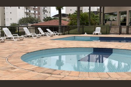 Apartamento à venda com 98m², 3 quartos e 2 vagas Apartamento à venda com 98m², 3 quartos e 2 vagasÁrea comum - Piscina