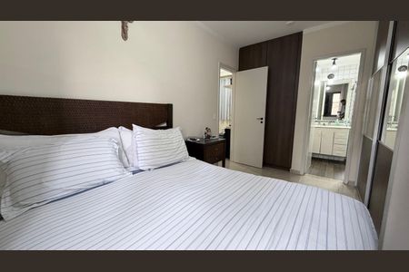 Apartamento à venda com 98m², 3 quartos e 2 vagas Apartamento à venda com 98m², 3 quartos e 2 vagasSuíte