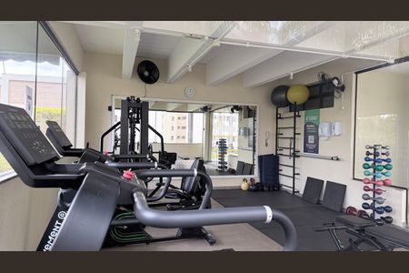 Apartamento à venda com 98m², 3 quartos e 2 vagas Apartamento à venda com 98m², 3 quartos e 2 vagasÁrea comum - Academia