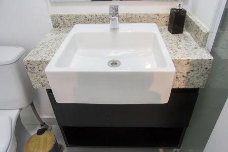 Banheiro de kitnet/studio à venda com 1 quarto, 30m² em Jardim das Acacias, São Paulo