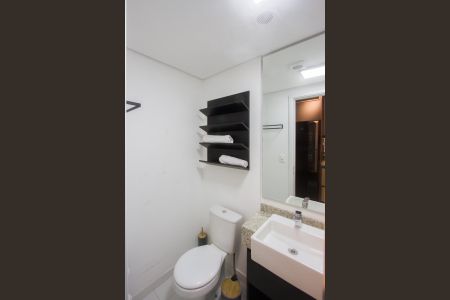 Banheiro de kitnet/studio à venda com 1 quarto, 30m² em Jardim das Acacias, São Paulo