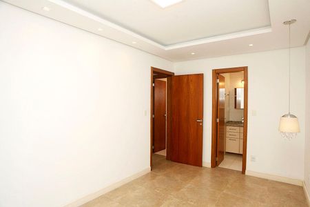 Suíte de apartamento à venda com 2 quartos, 77m² em São João, Porto Alegre