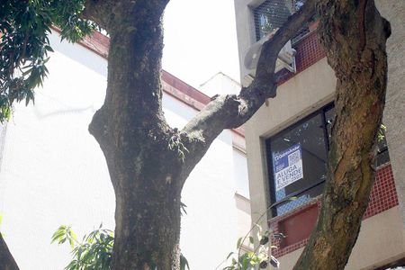 Apartamento à venda com 77m², 2 quartos e 2 vagasPlaquinha