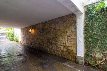 Casa à venda com 249m², 4 quartos e 6 vagas Casa à venda com 249m², 4 quartos e 6 vagasGaragem