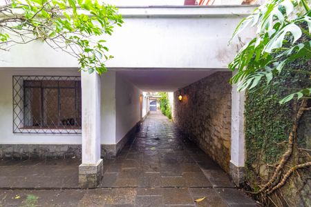 Casa à venda com 249m², 4 quartos e 6 vagas Casa à venda com 249m², 4 quartos e 6 vagasGaragem