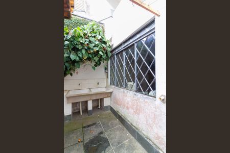 Casa à venda com 249m², 4 quartos e 6 vagas Casa à venda com 249m², 4 quartos e 6 vagasÁrea de Serviço