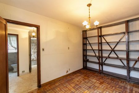 Casa à venda com 249m², 4 quartos e 6 vagas Casa à venda com 249m², 4 quartos e 6 vagasQuarto 2