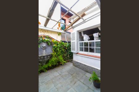 Casa à venda com 249m², 4 quartos e 6 vagas Casa à venda com 249m², 4 quartos e 6 vagasJardim