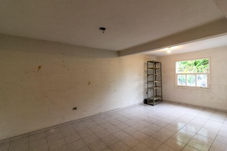 Casa à venda com 249m², 4 quartos e 6 vagas Casa à venda com 249m², 4 quartos e 6 vagasSalão de festas