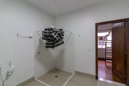 Casa à venda com 249m², 4 quartos e 6 vagas Casa à venda com 249m², 4 quartos e 6 vagasBanheiro da Suíte 1