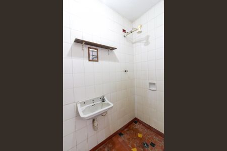 Casa à venda com 249m², 4 quartos e 6 vagas Casa à venda com 249m², 4 quartos e 6 vagasBanheiro de Serviço 2