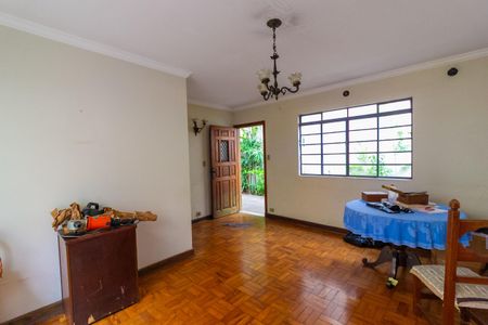 Casa à venda com 249m², 4 quartos e 6 vagas Casa à venda com 249m², 4 quartos e 6 vagasSala de jantar