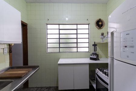 Casa à venda com 249m², 4 quartos e 6 vagas Casa à venda com 249m², 4 quartos e 6 vagasCozinha