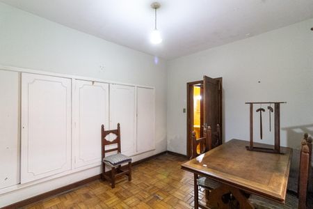 Casa à venda com 249m², 4 quartos e 6 vagas Casa à venda com 249m², 4 quartos e 6 vagasQuarto 1