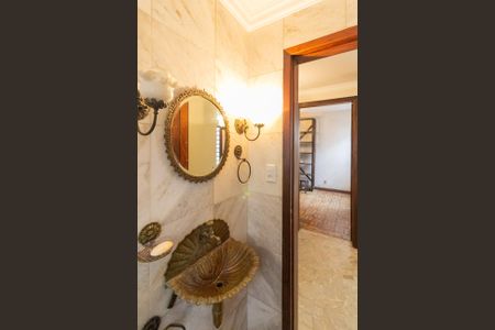 Casa à venda com 249m², 4 quartos e 6 vagas Casa à venda com 249m², 4 quartos e 6 vagasLavabo