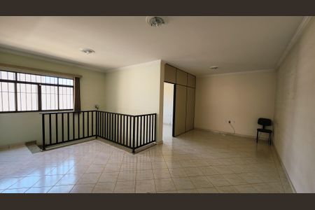 Casa à venda com 237m², 3 quartos e 6 vagasSala de TV