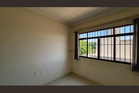 Casa à venda com 237m², 3 quartos e 6 vagasEscritório