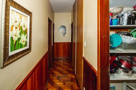 Casa à venda com 300m², 4 quartos e sem vagaCorredor